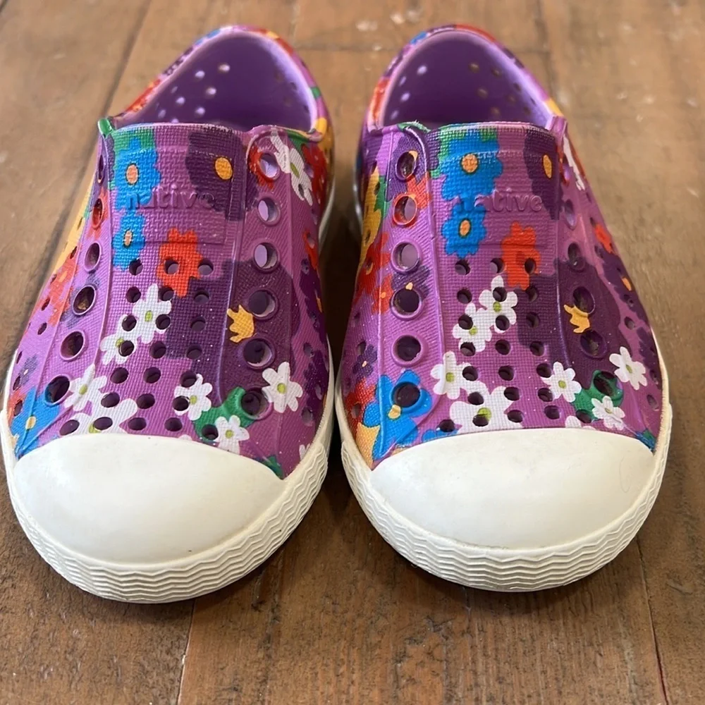 Native Shoes scratches good